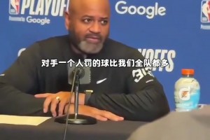准备好迎接夏天了吗？ 野球场肘姐又美又能打，谁来上对抗☺️