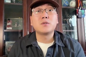 角度不错周玲安现场实拍：哈登推进4秒不犹豫拔起就飚3分